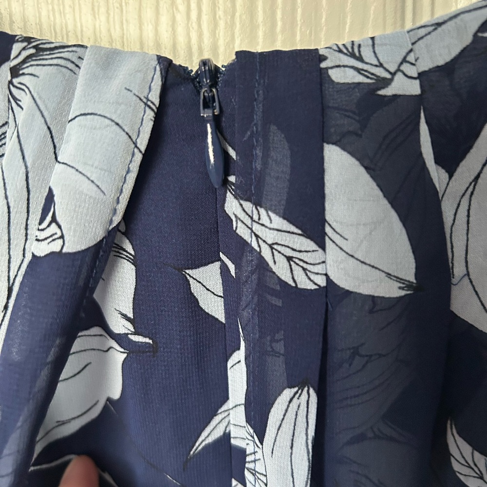 Eliza J Blue Floral Halter Pleated Midi Dress Size 6 - Picture 4 of 13